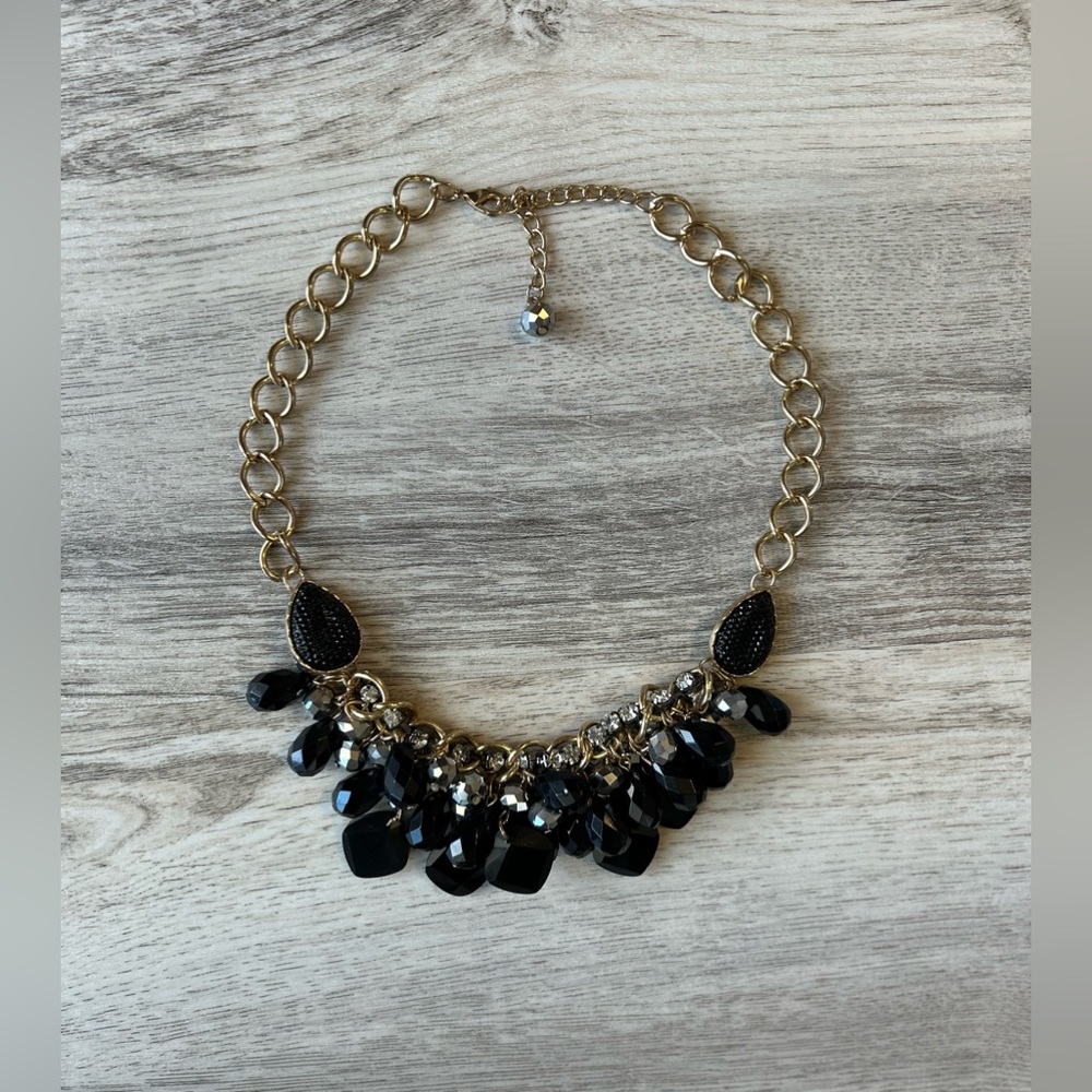 Black chunky necklace